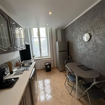 Calme Avec Jardin Νανσύ